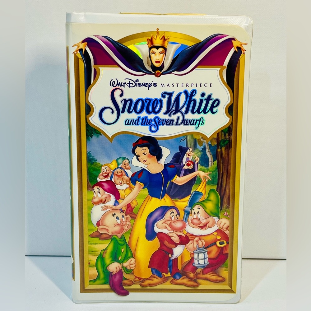 Disney’s Snow White and the Seven Dwarfs VHS Movie Like NEW!